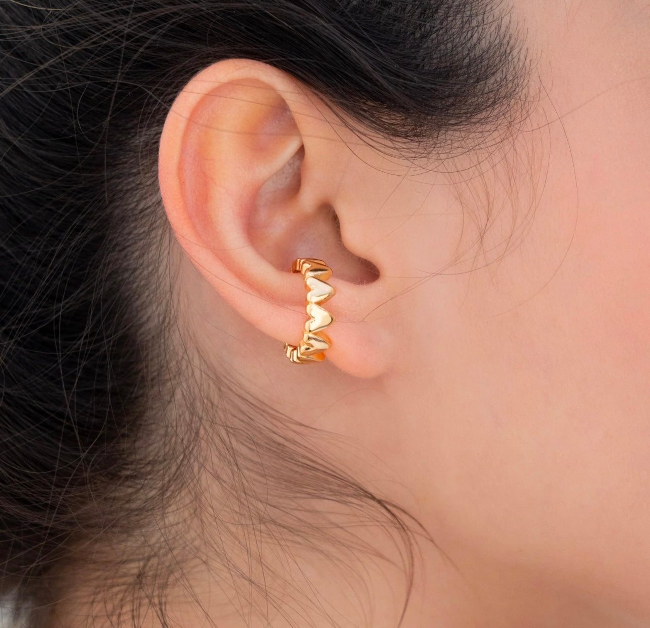 GOLD LOVELY EAR CUFF