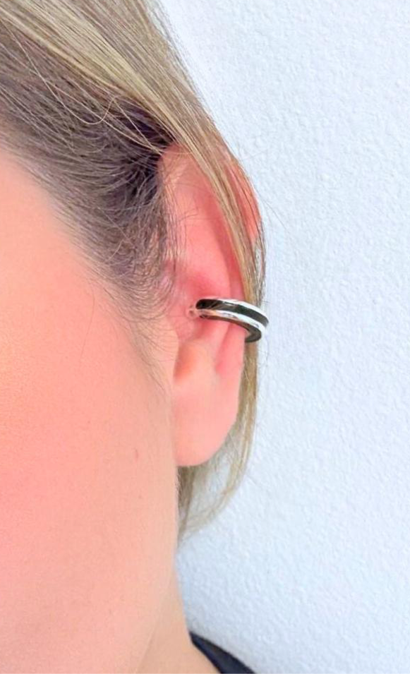 SILVER BLACK EAR CUFF